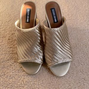 Gold Woven Shoe with Wood Grain Chunky Heel